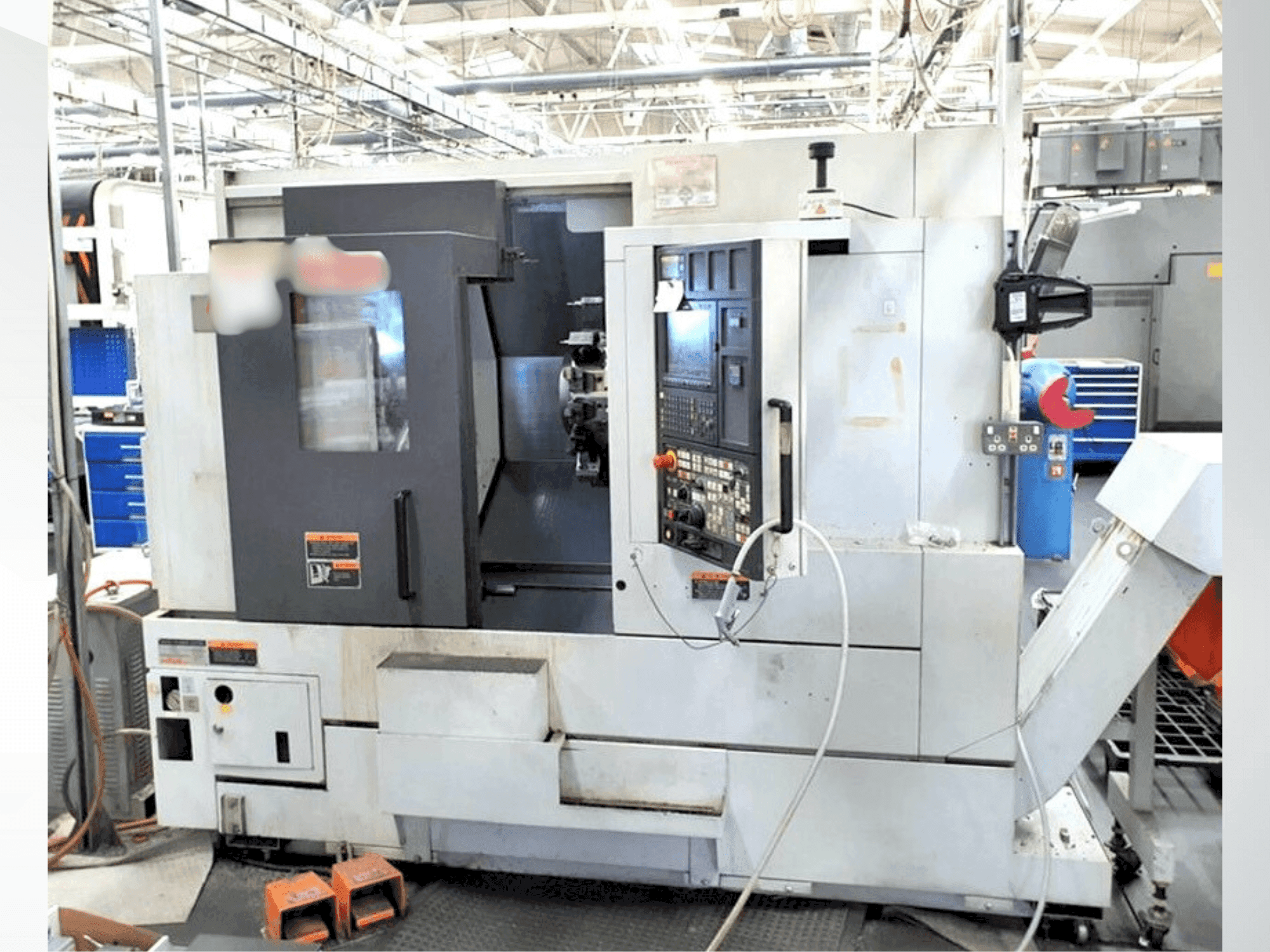 MORI SEIKI NL2000Y Mašinos vaizdas iš priekio