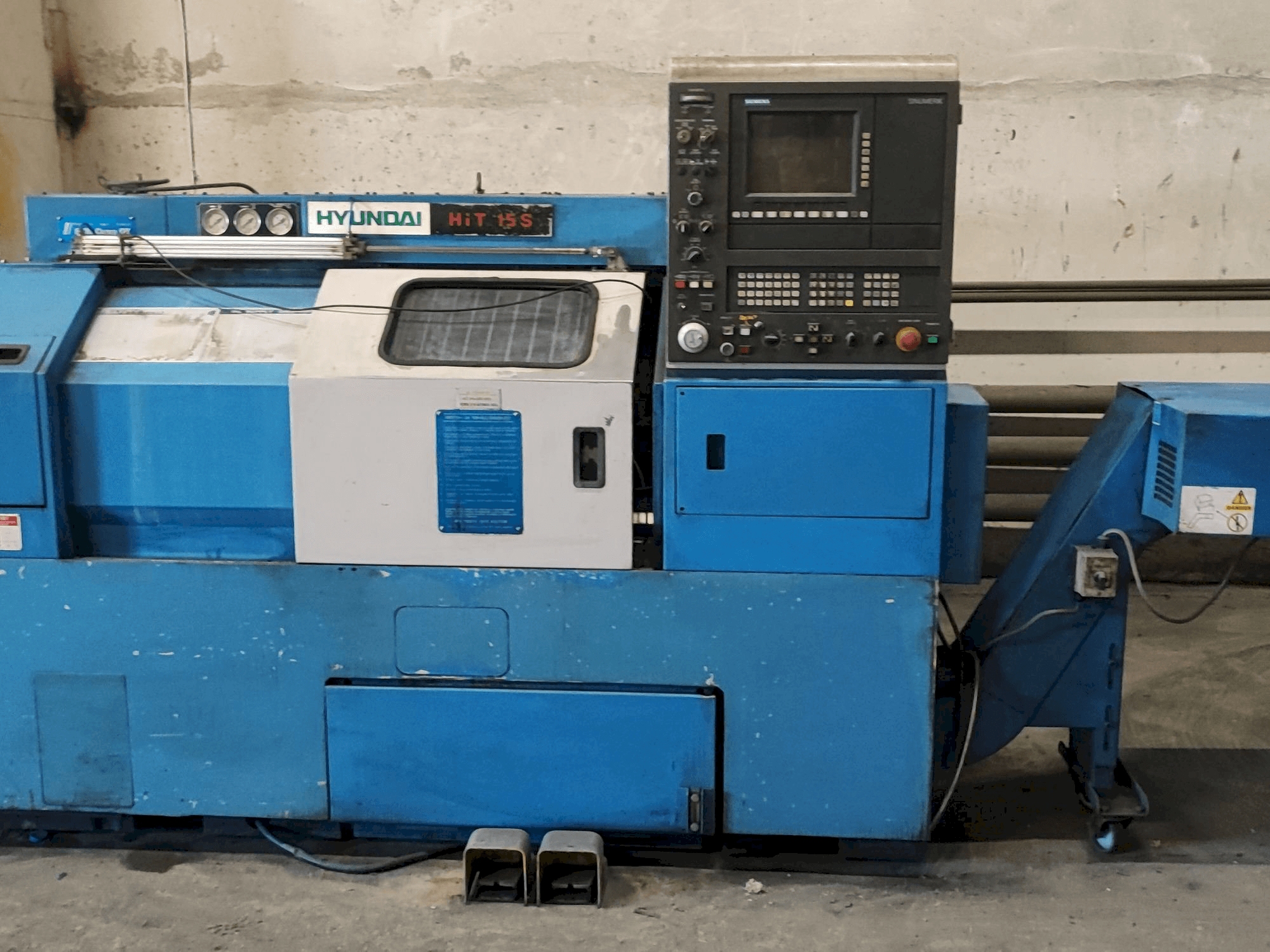 Hyundai HIT15s Mašinos vaizdas iš priekio