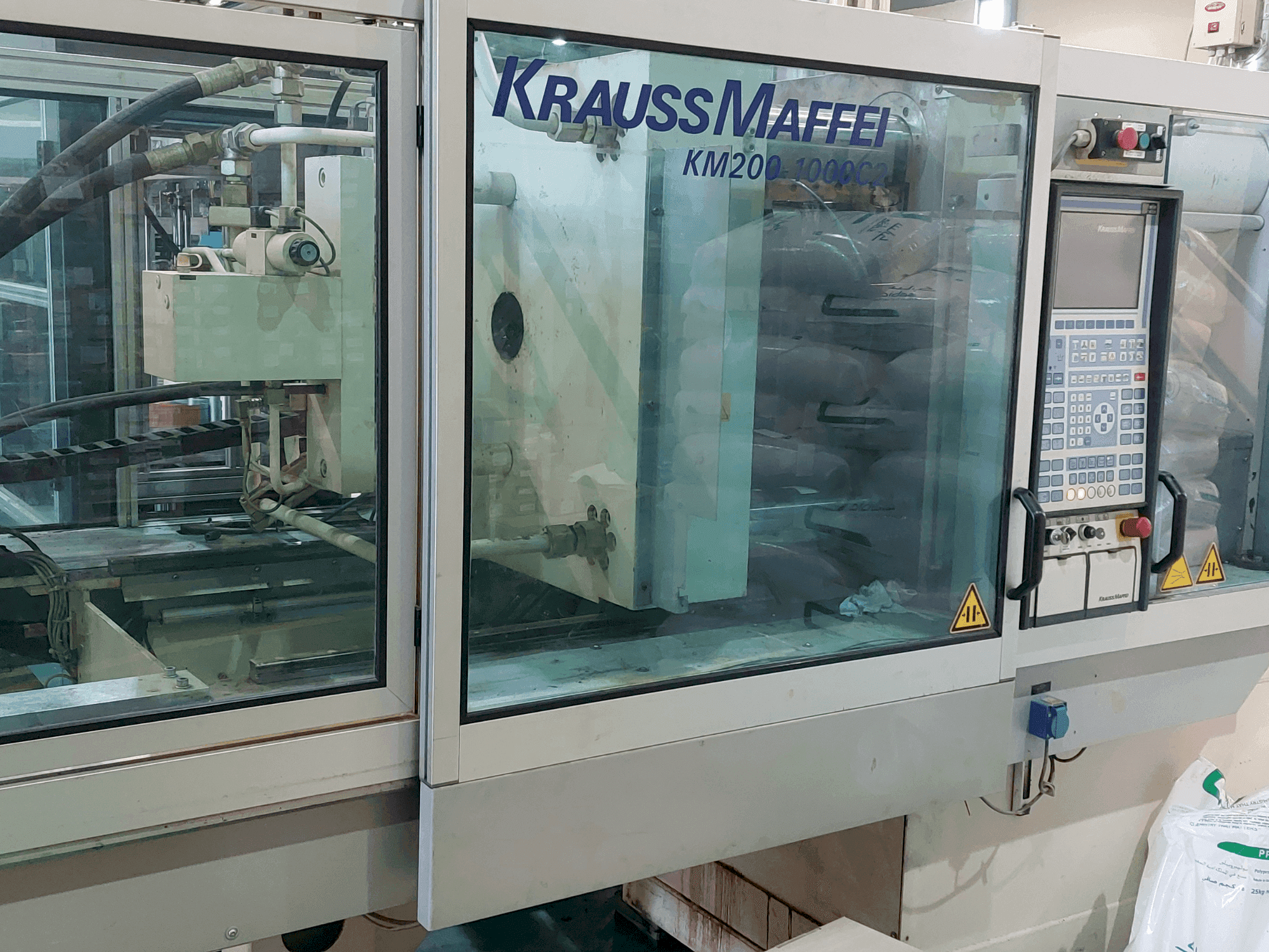 Krauss Maffei 200-1000 C2 Mašinos vaizdas iš priekio