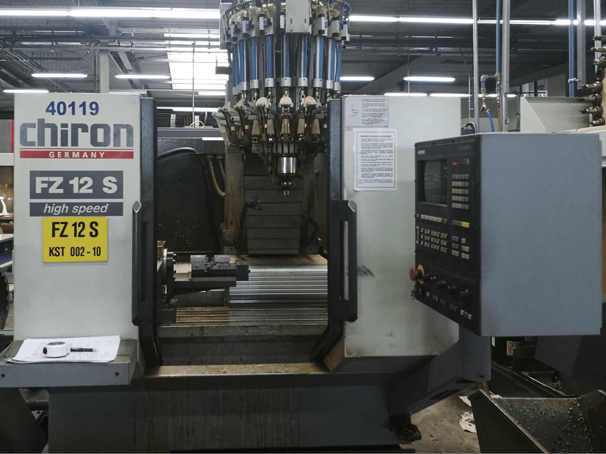 Chiron FZ 12 S Mašinos vaizdas iš priekio