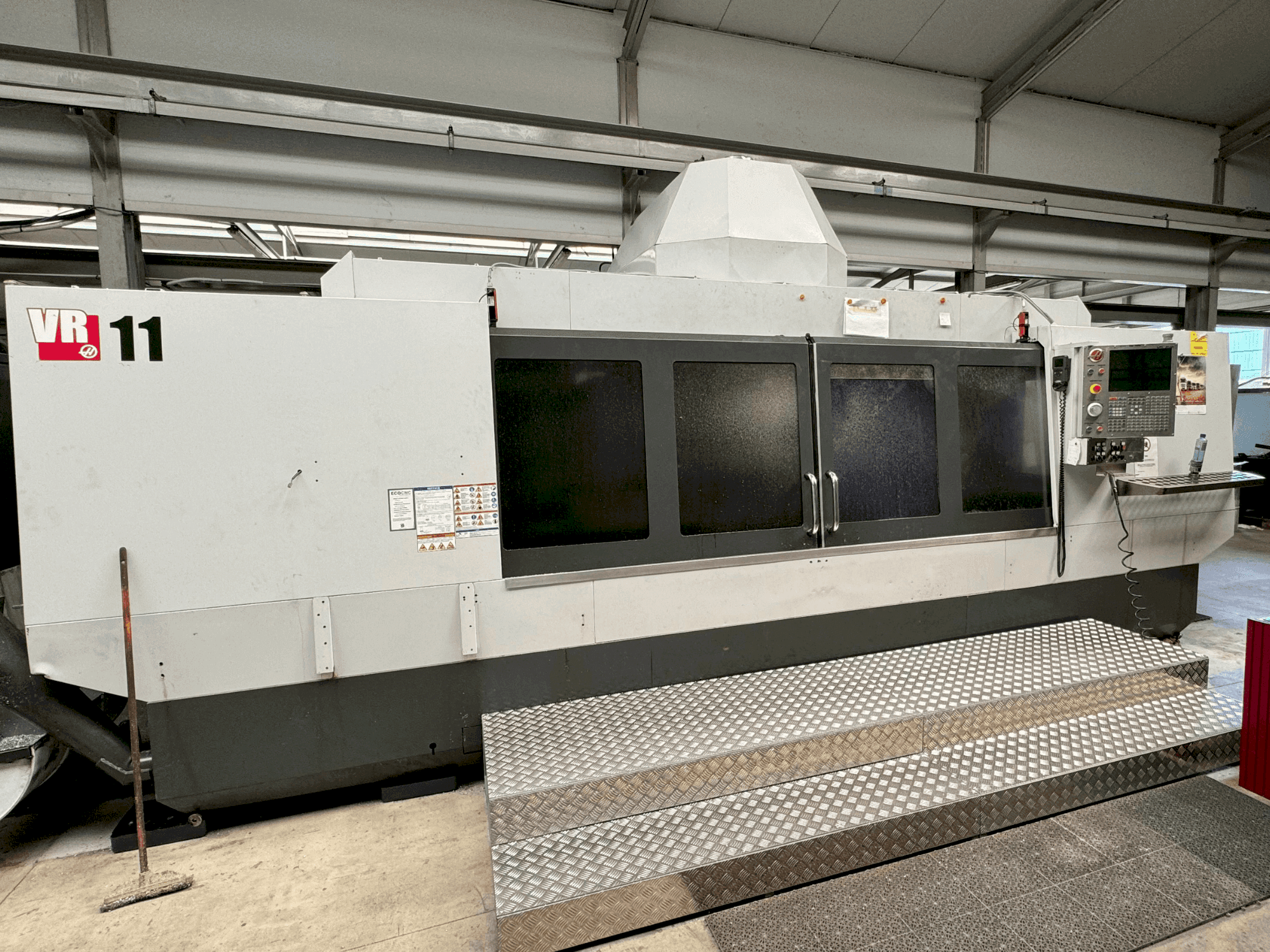HAAS VR-11 Mašinos vaizdas iš priekio