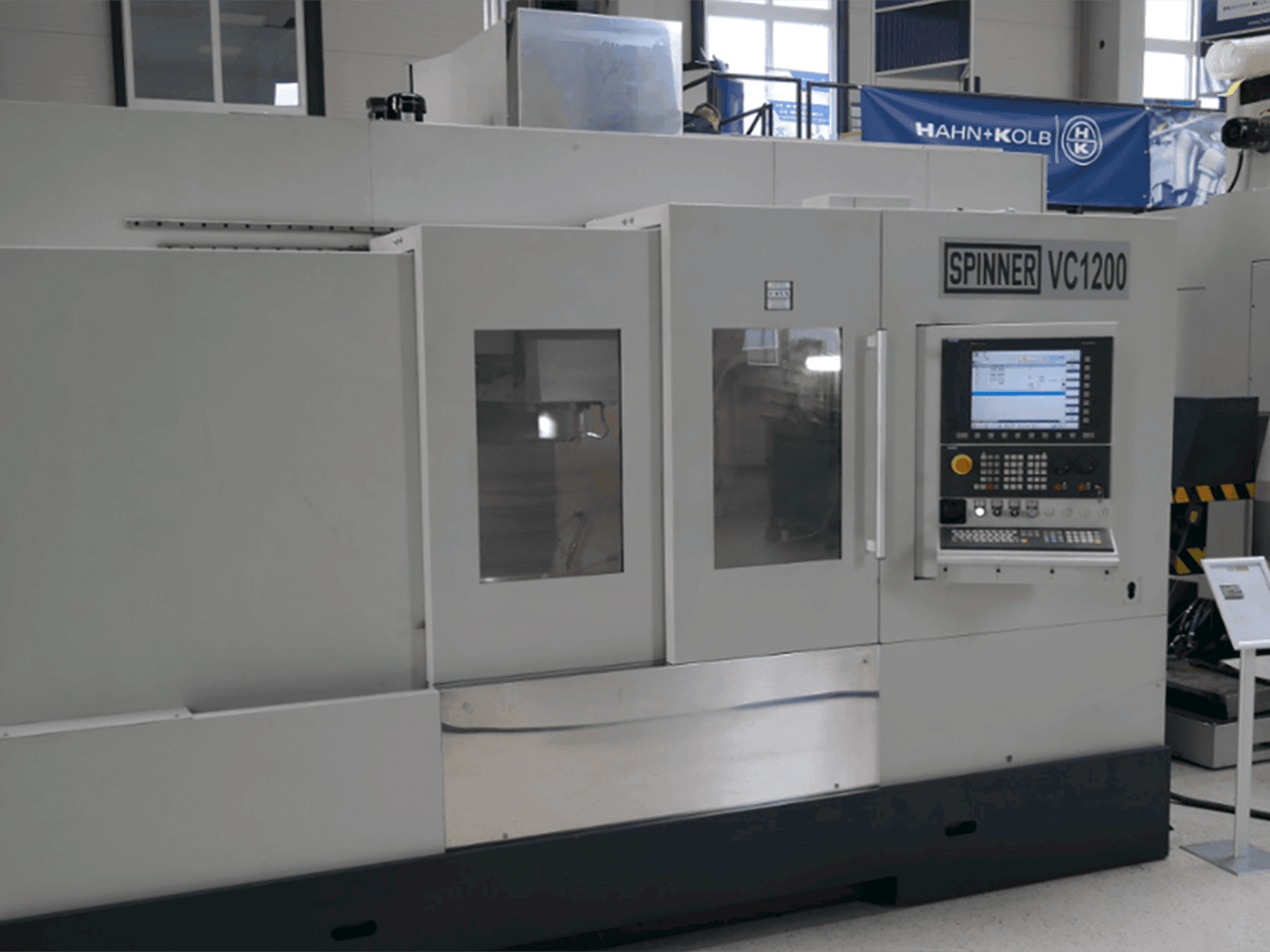 SPINNER VC 1200 Mašinos vaizdas iš priekio