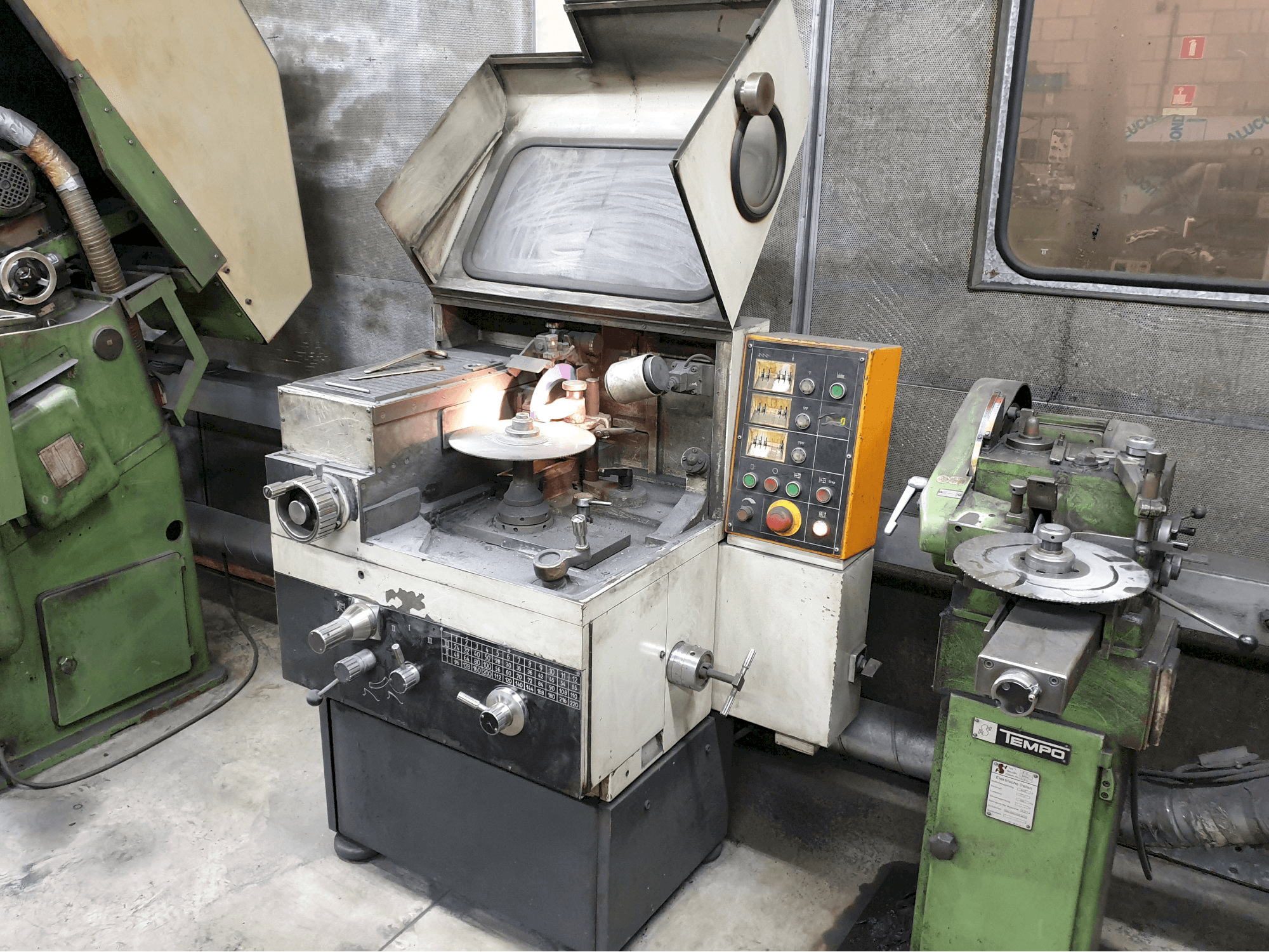 Loroch K400 Mašinos dešinės pusės vaizdas