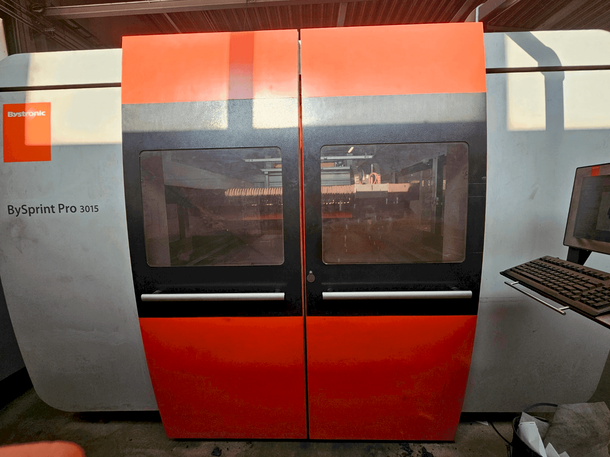 Bystronic Bysprint Pro 3015 Mašinos vaizdas iš priekio