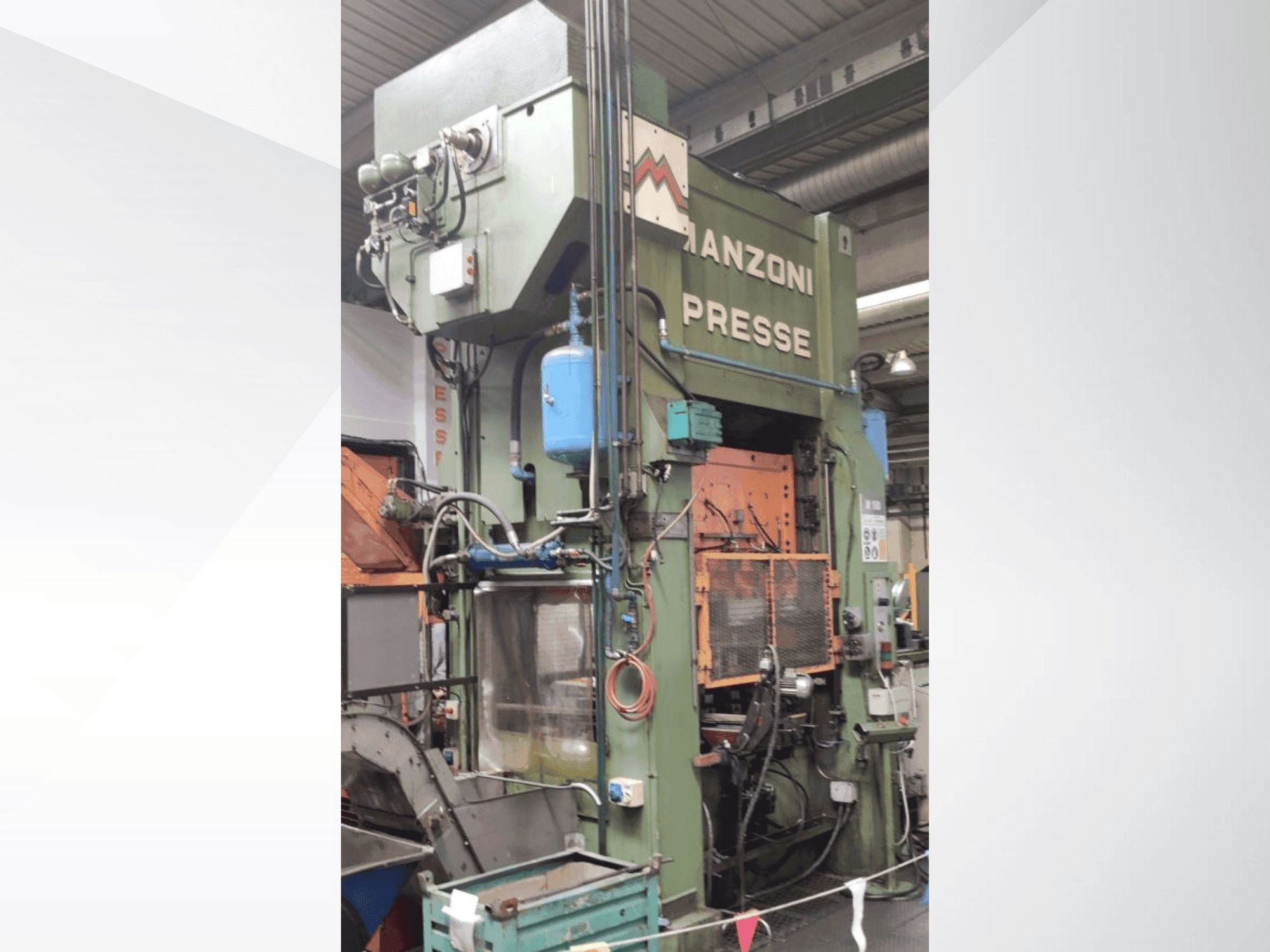 RAVNE PRESSES Manzoni 160 Mašinos vaizdas iš priekio