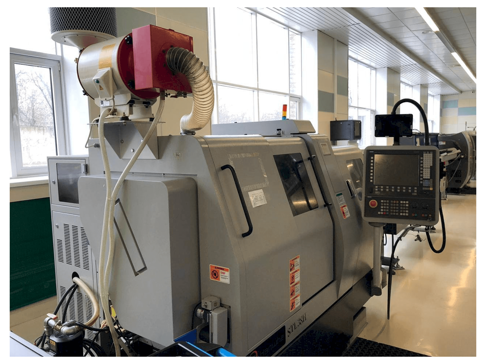 Hanwha STL 38H Mašinos vaizdas iš priekio