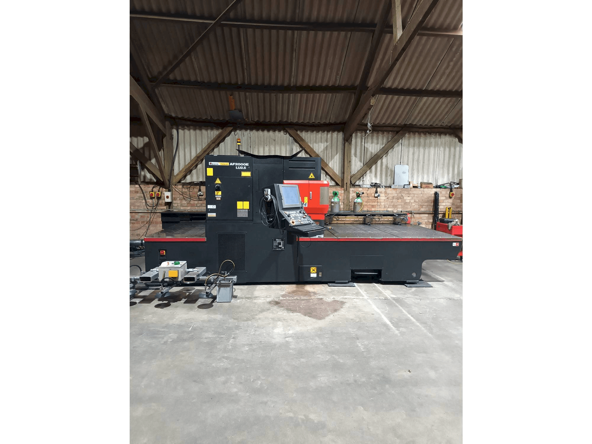 AMADA LC 2415 alpha 4 NT Mašinos vaizdas iš priekio