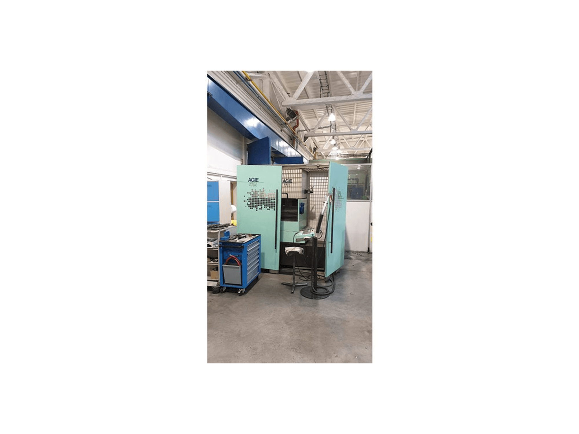 AGIE Agiecut Classic 3 Mašinos vaizdas iš priekio