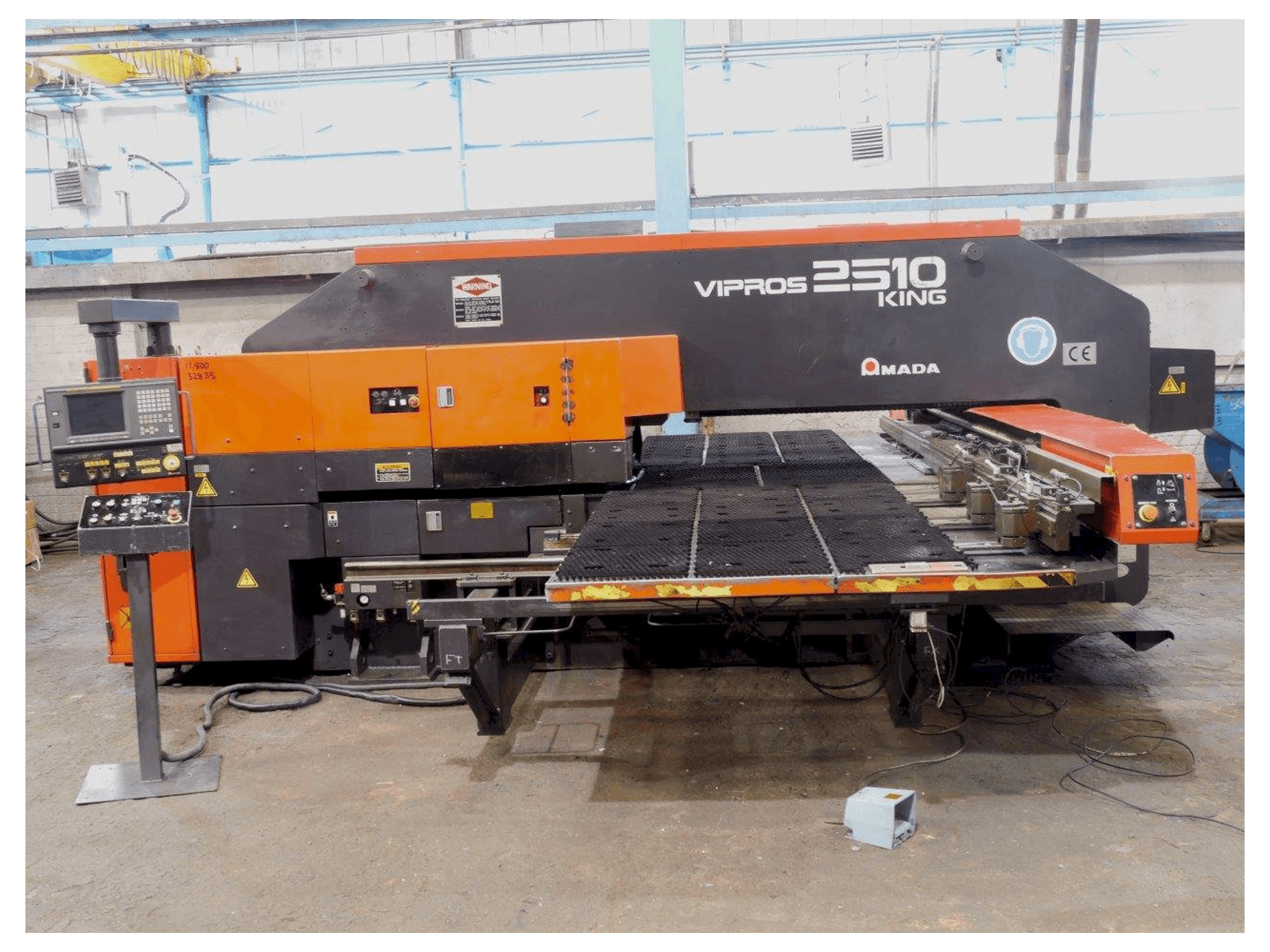 AMADA Vipros S2510 Mašinos vaizdas iš priekio