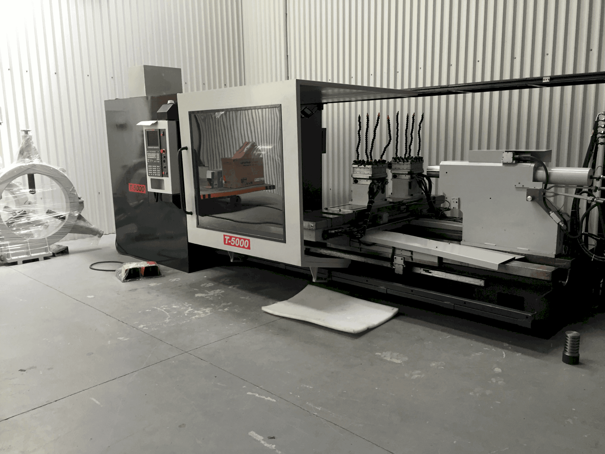 RAIS T 5000 Mašinos vaizdas iš priekio