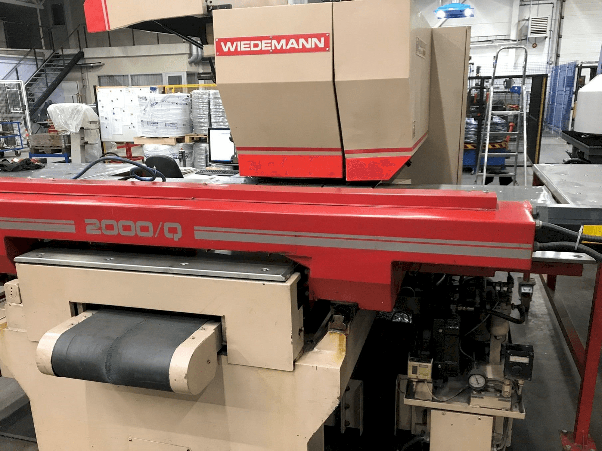 MURATA Wiedemann 2000/Q Mašinos vaizdas iš priekio