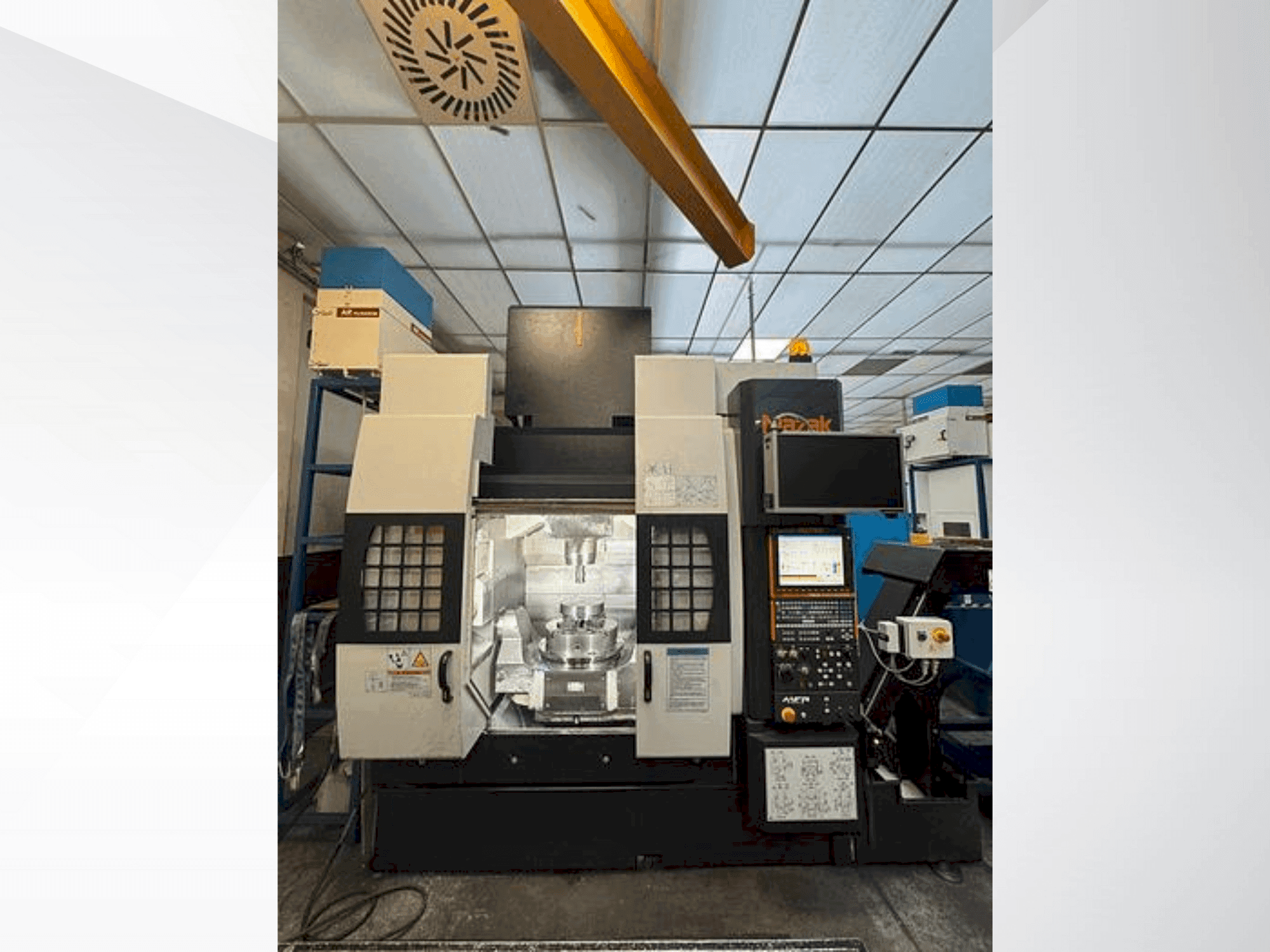 Mazak Variaxis 630-5X T Mašinos vaizdas iš priekio