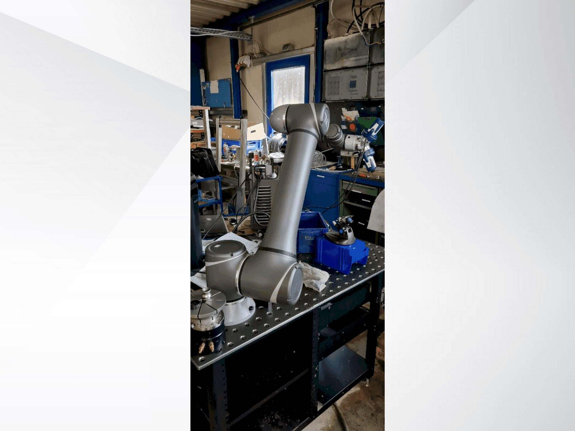 OMRON TM12 Mašinos vaizdas iš priekio