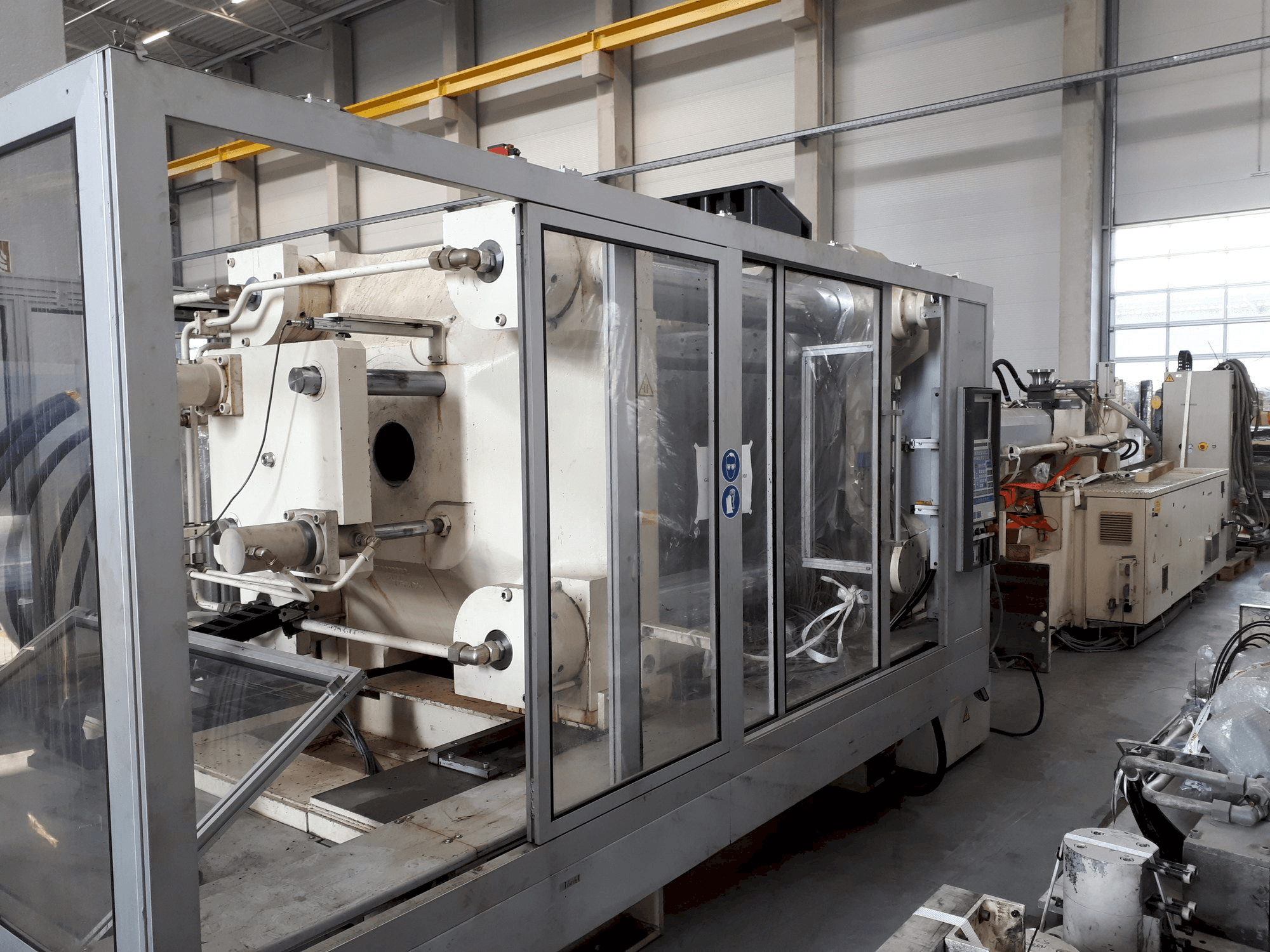 Krauss Maffei 650-2700 C1 Mašinos vaizdas iš priekio