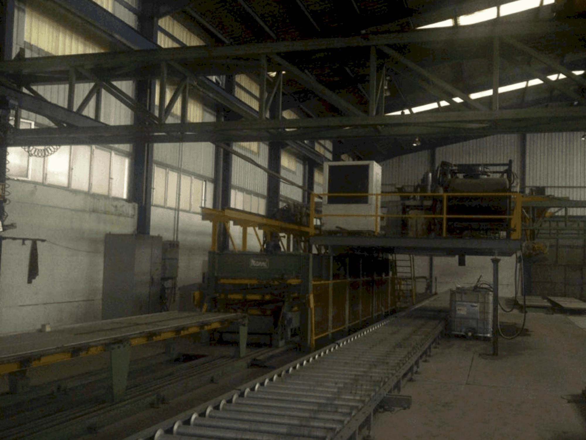 MANNI Sandwich Panel Production Line Mašinos vaizdas iš priekio