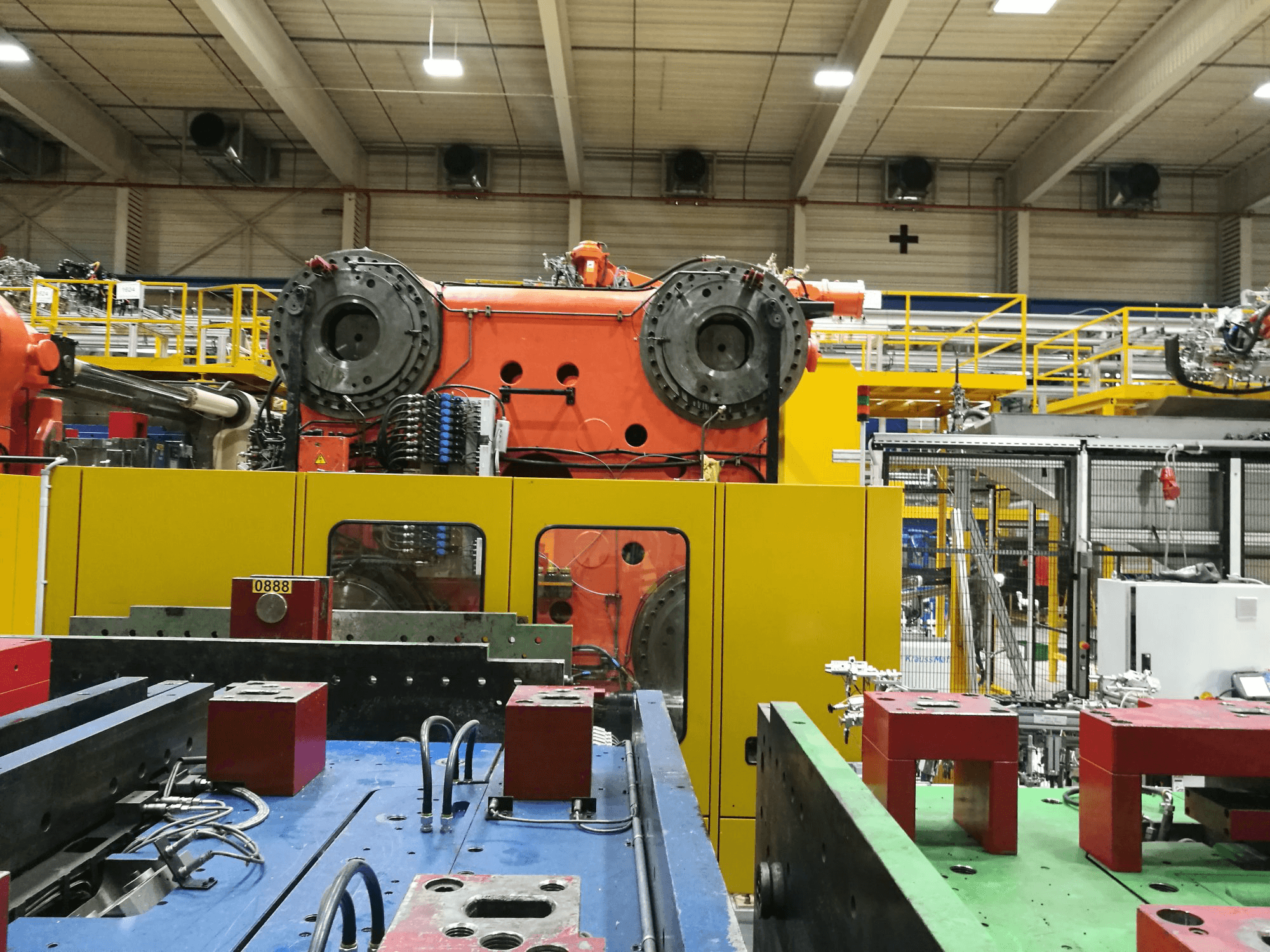 Husky E 3150 RS 170/155 Mašinos vaizdas iš priekio