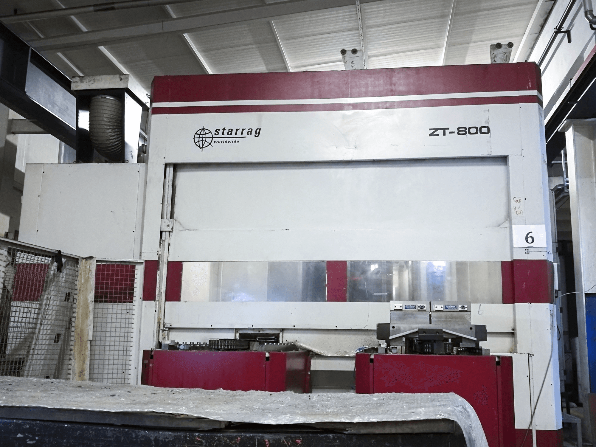Starrag ZT 800/130 Mašinos vaizdas iš priekio