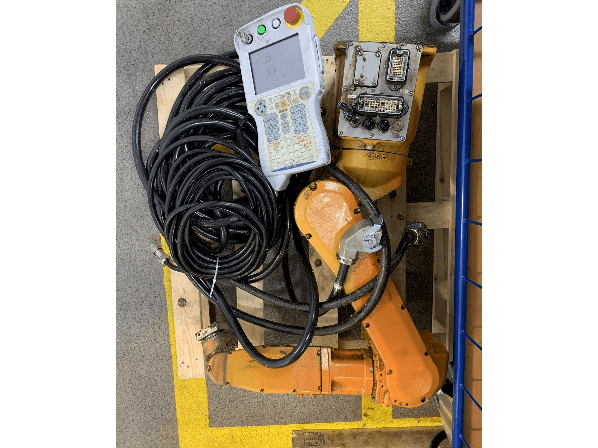 Yaskawa Motoman YR-MH005LS-A12 Mašinos vaizdas iš priekio