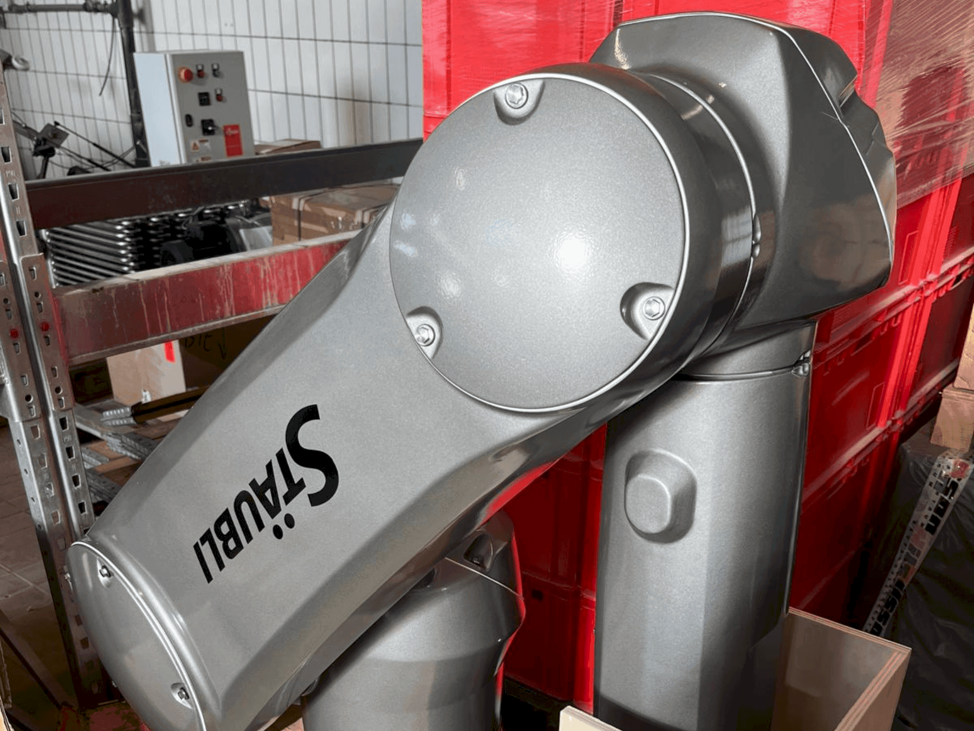 STAUBLI TX2-160 LHE Mašinos vaizdas iš priekio