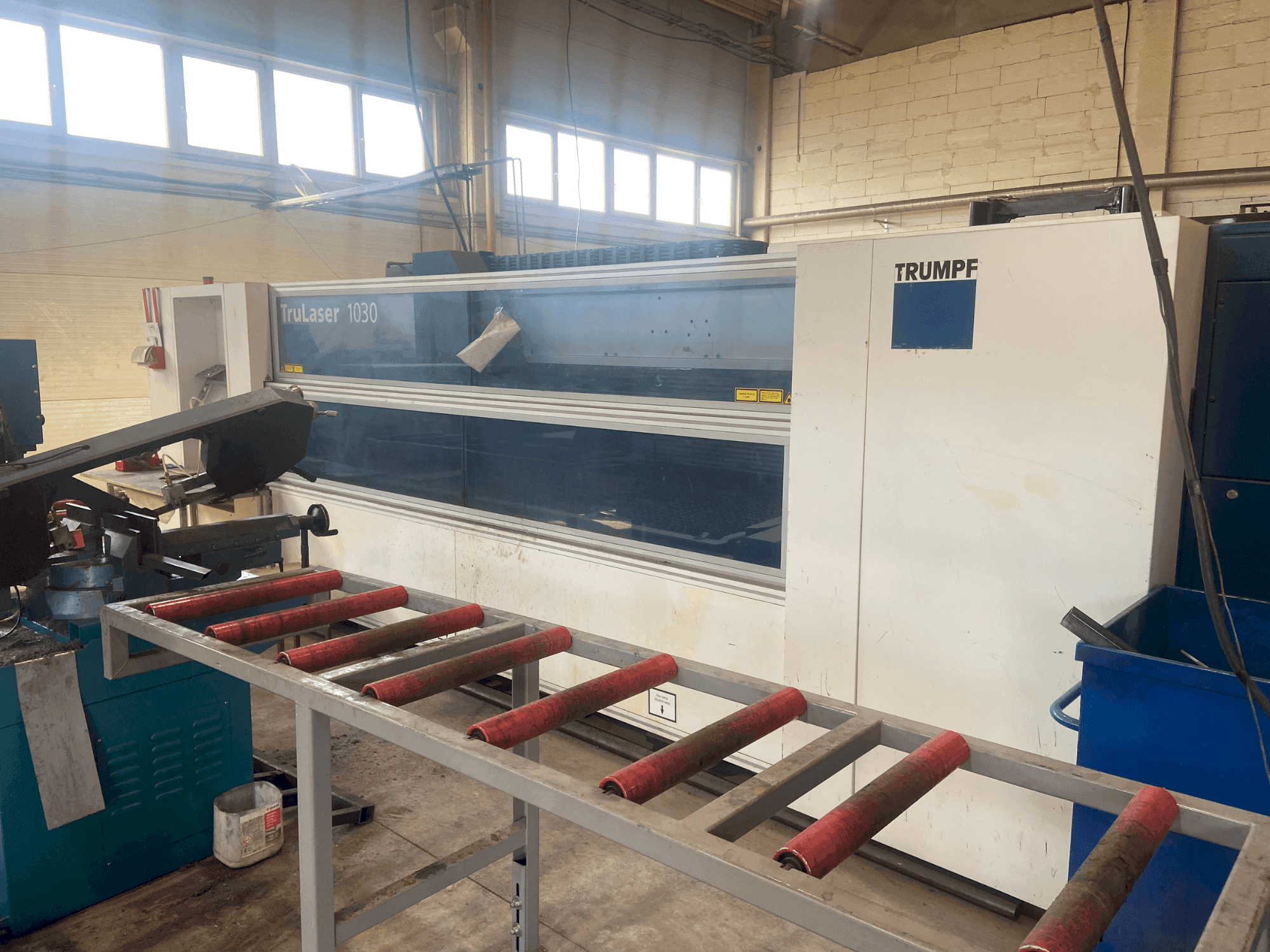 TRUMPF TruLaser 1030 Mašinos vaizdas iš priekio