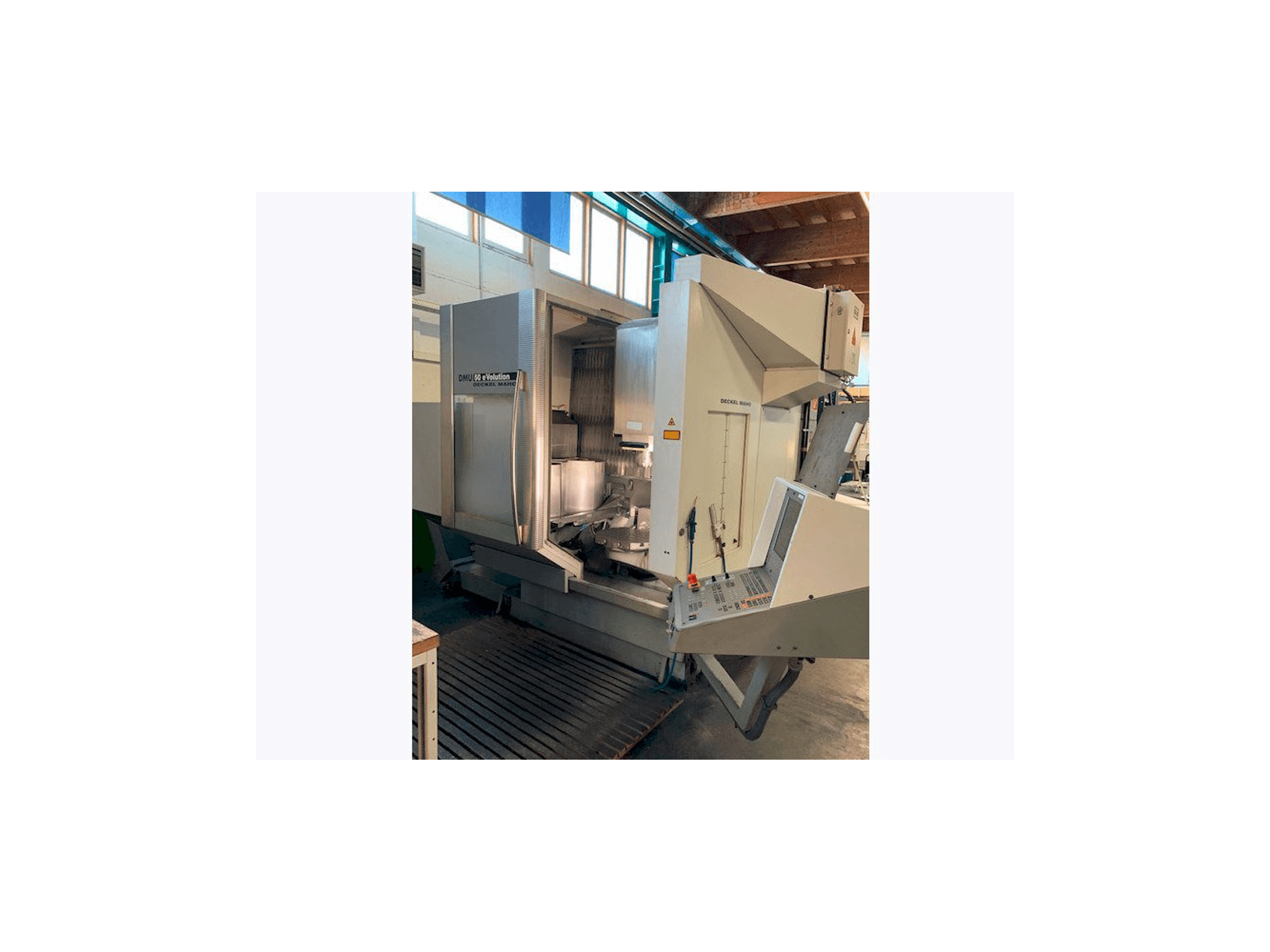 DECKEL MAHO DMU 50 eVolution Mašinos vaizdas iš priekio