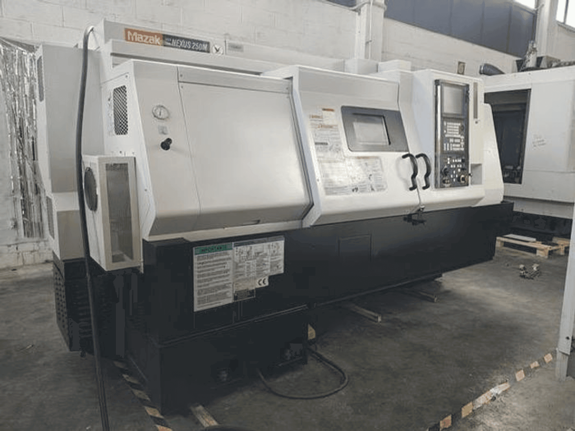 Mazak QTN 250M 1000L Mašinos vaizdas iš priekio
