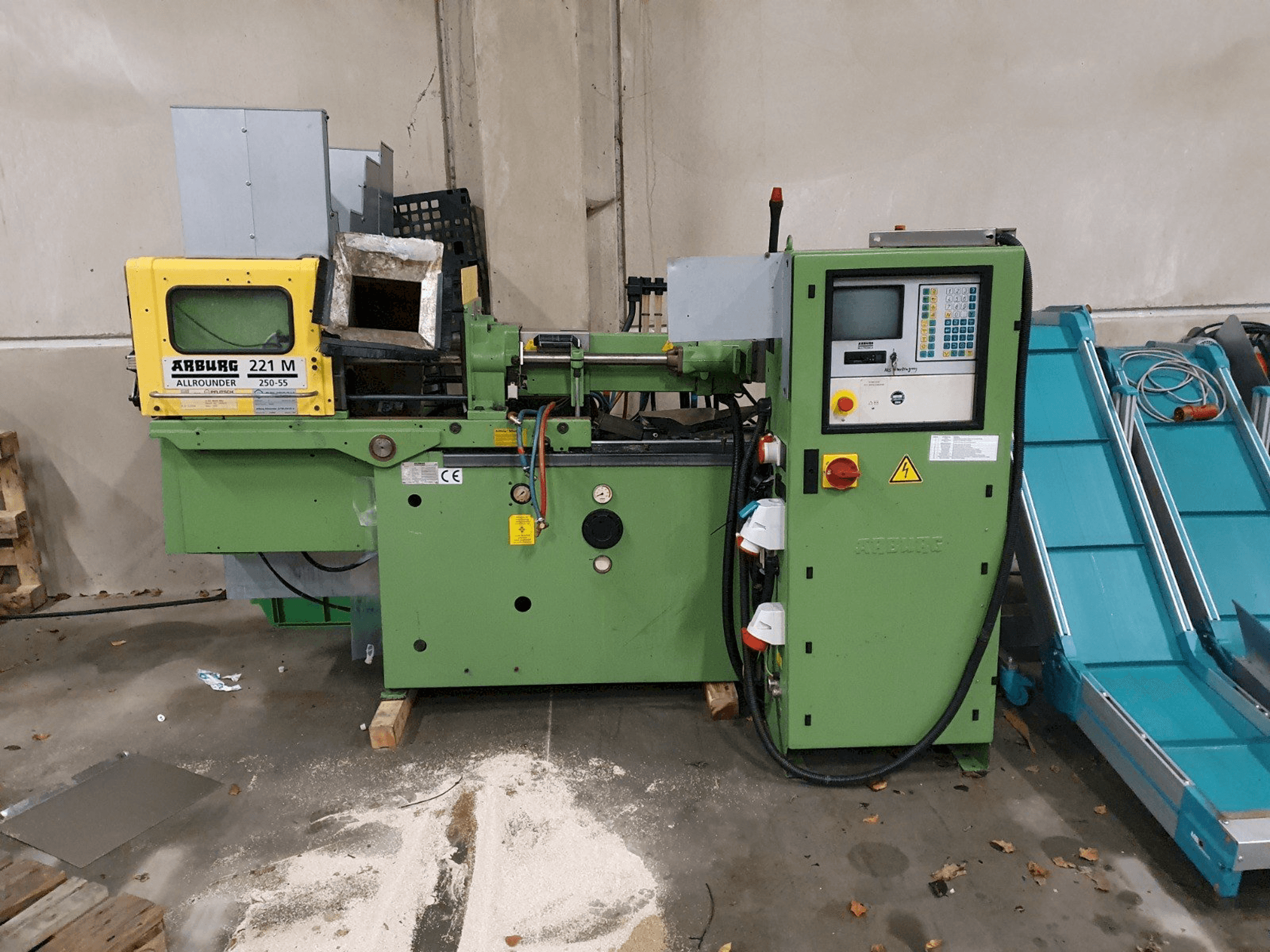 Arburg Allrounder 221 M 250-55 Mašinos vaizdas iš priekio