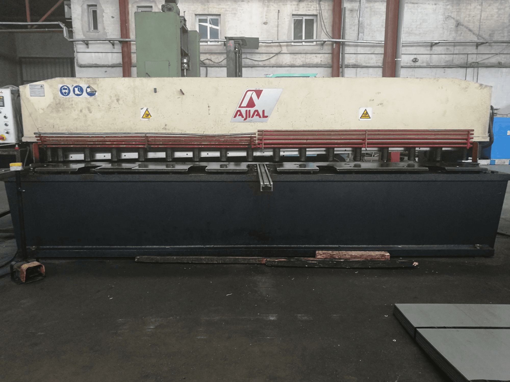 Ajial CB-640 Mašinos vaizdas iš priekio