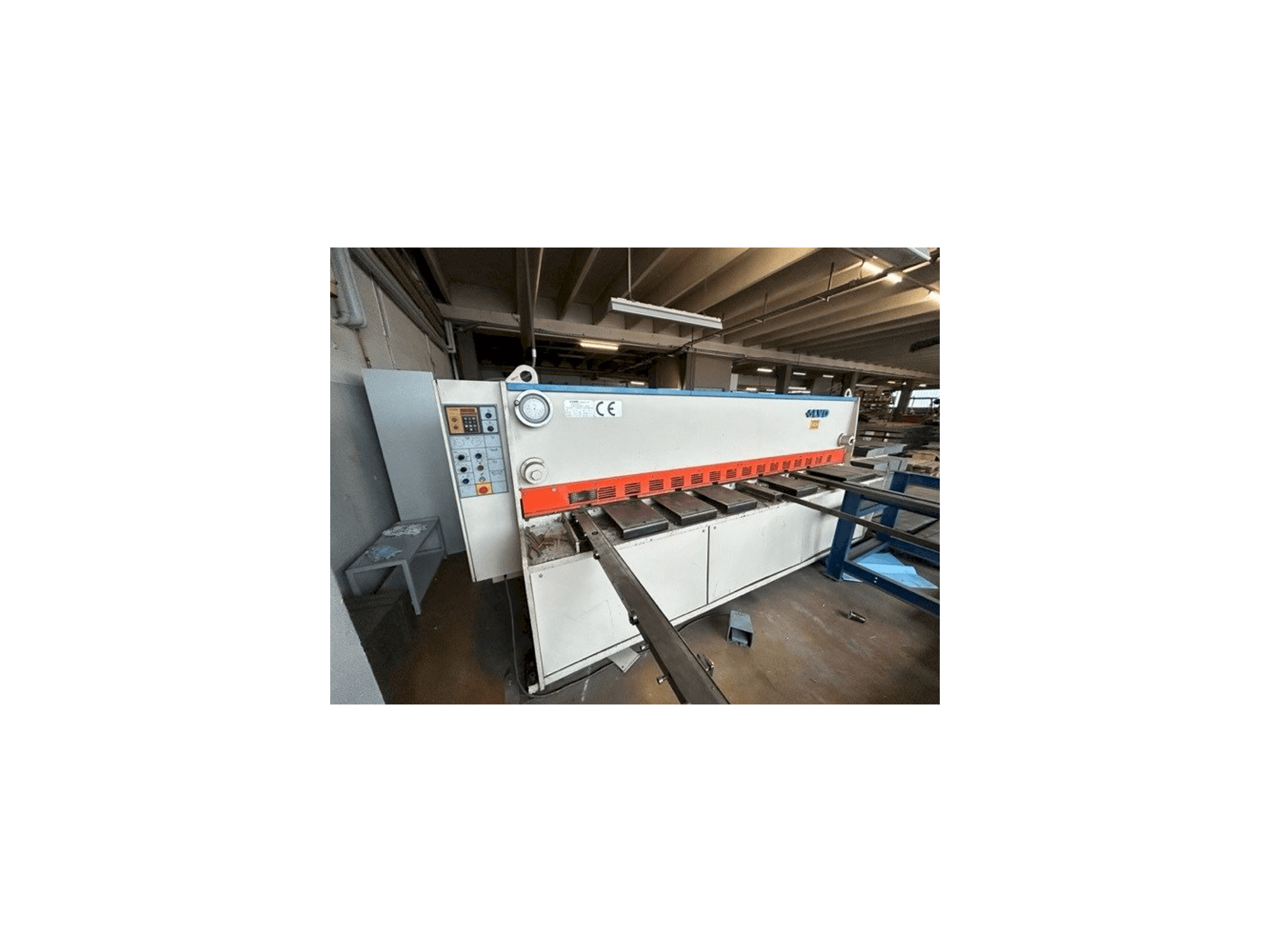 LVD HST-C 31/6 Mašinos vaizdas iš priekio