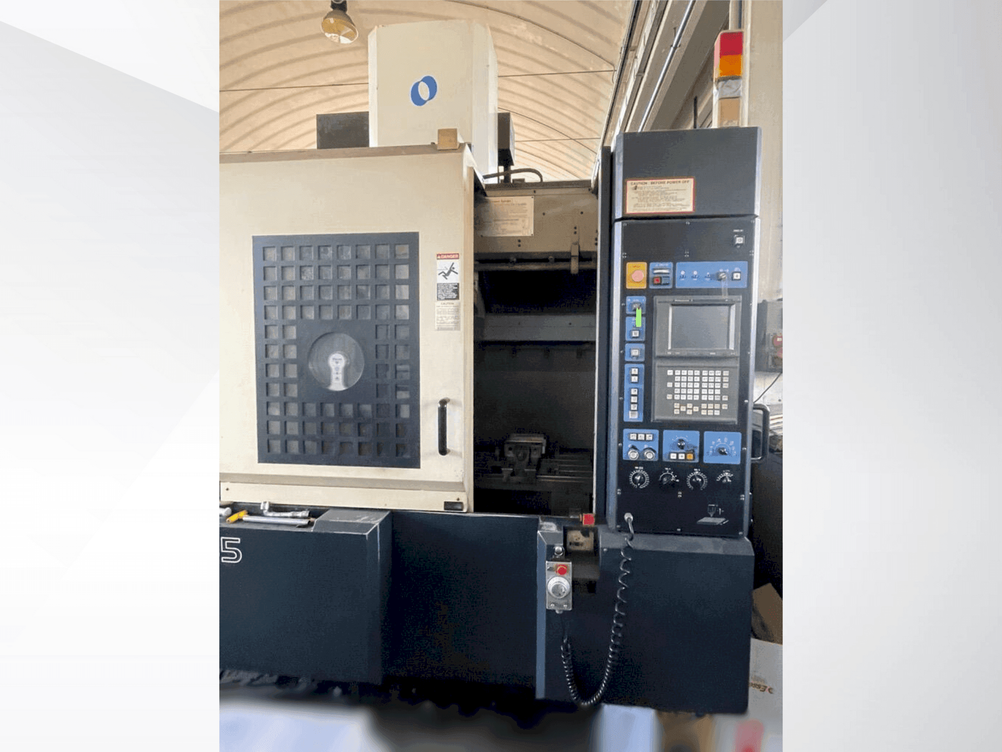 Makino V55-A15 Mašinos vaizdas iš priekio