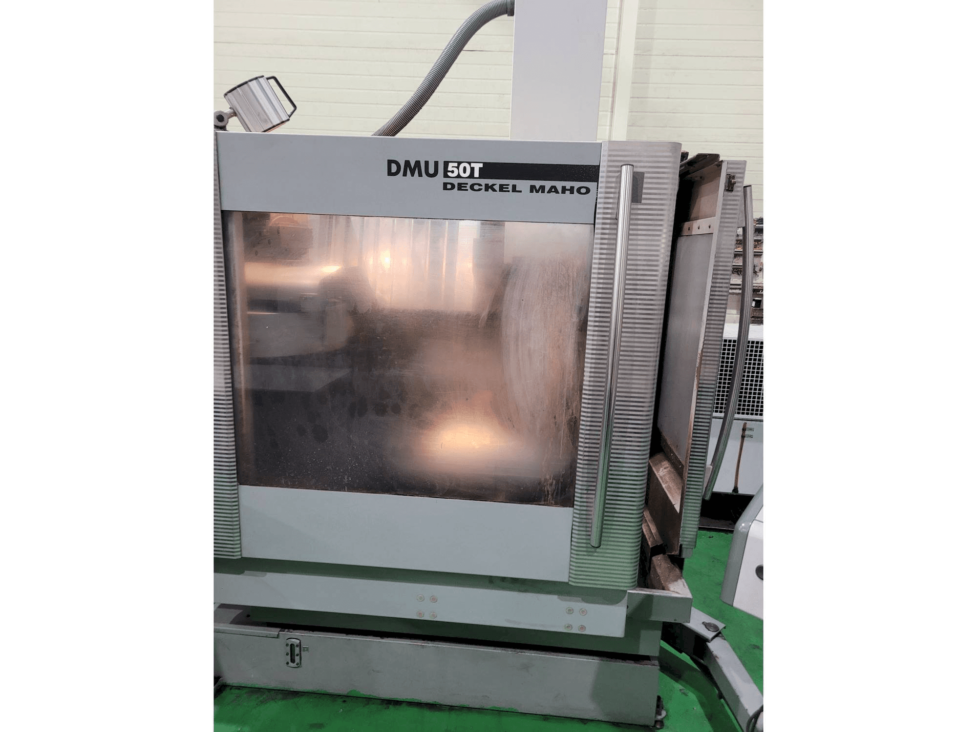 DECKEL MAHO DMU 50 T Mašinos vaizdas iš priekio