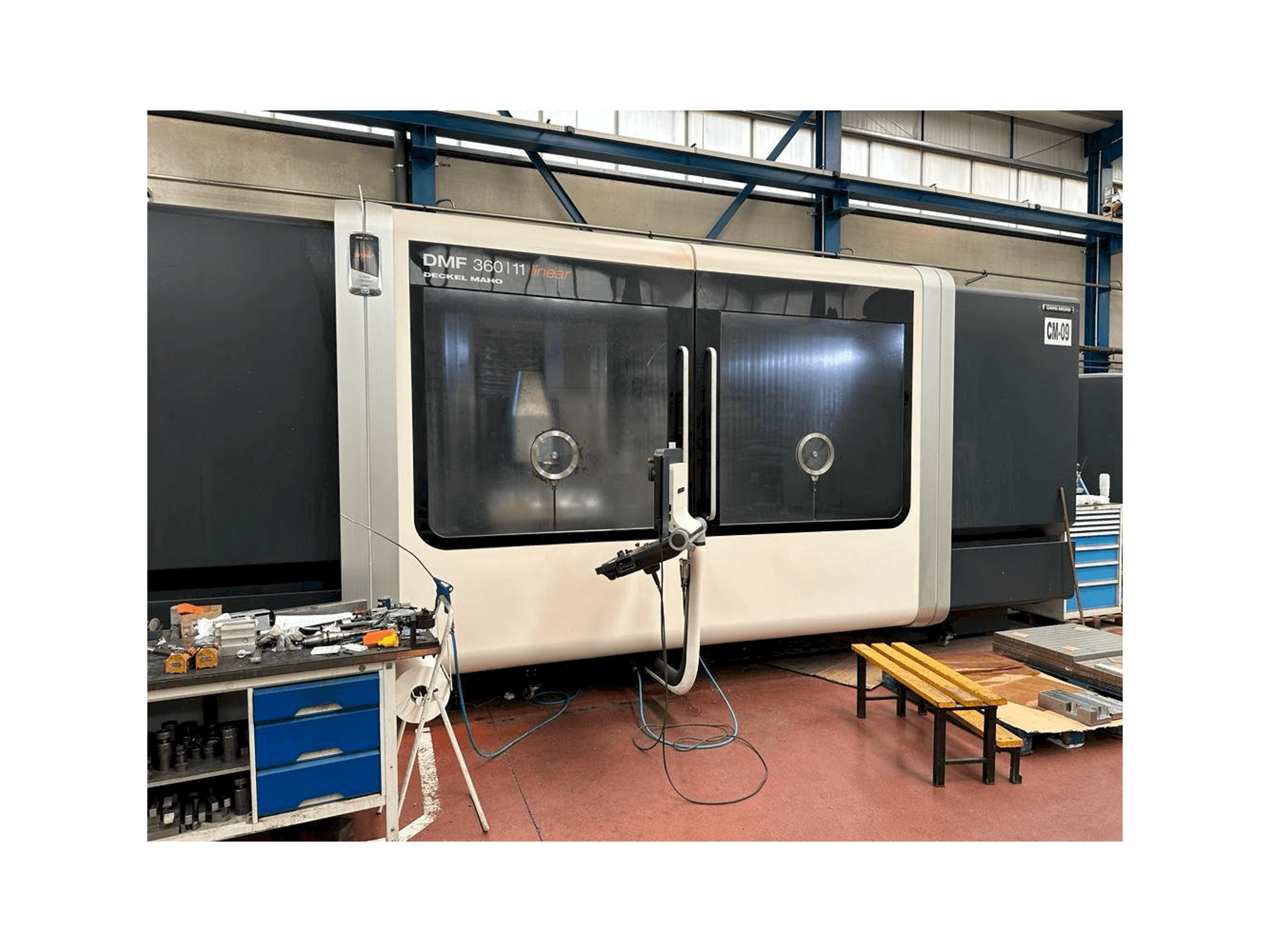 DECKEL MAHO DMF 360-11 Mašinos vaizdas iš priekio