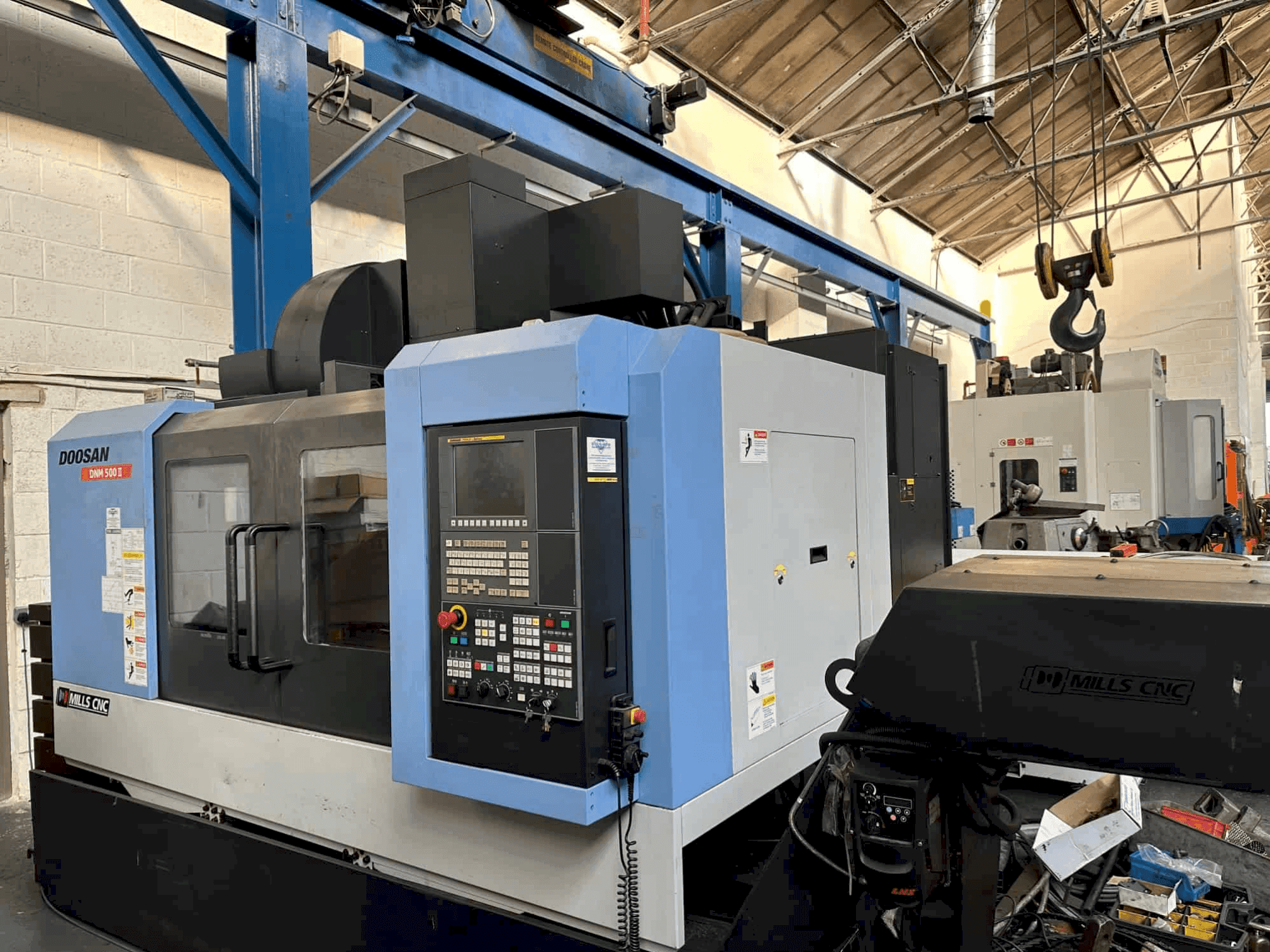 DOOSAN DNM 500 II Mašinos vaizdas iš priekio