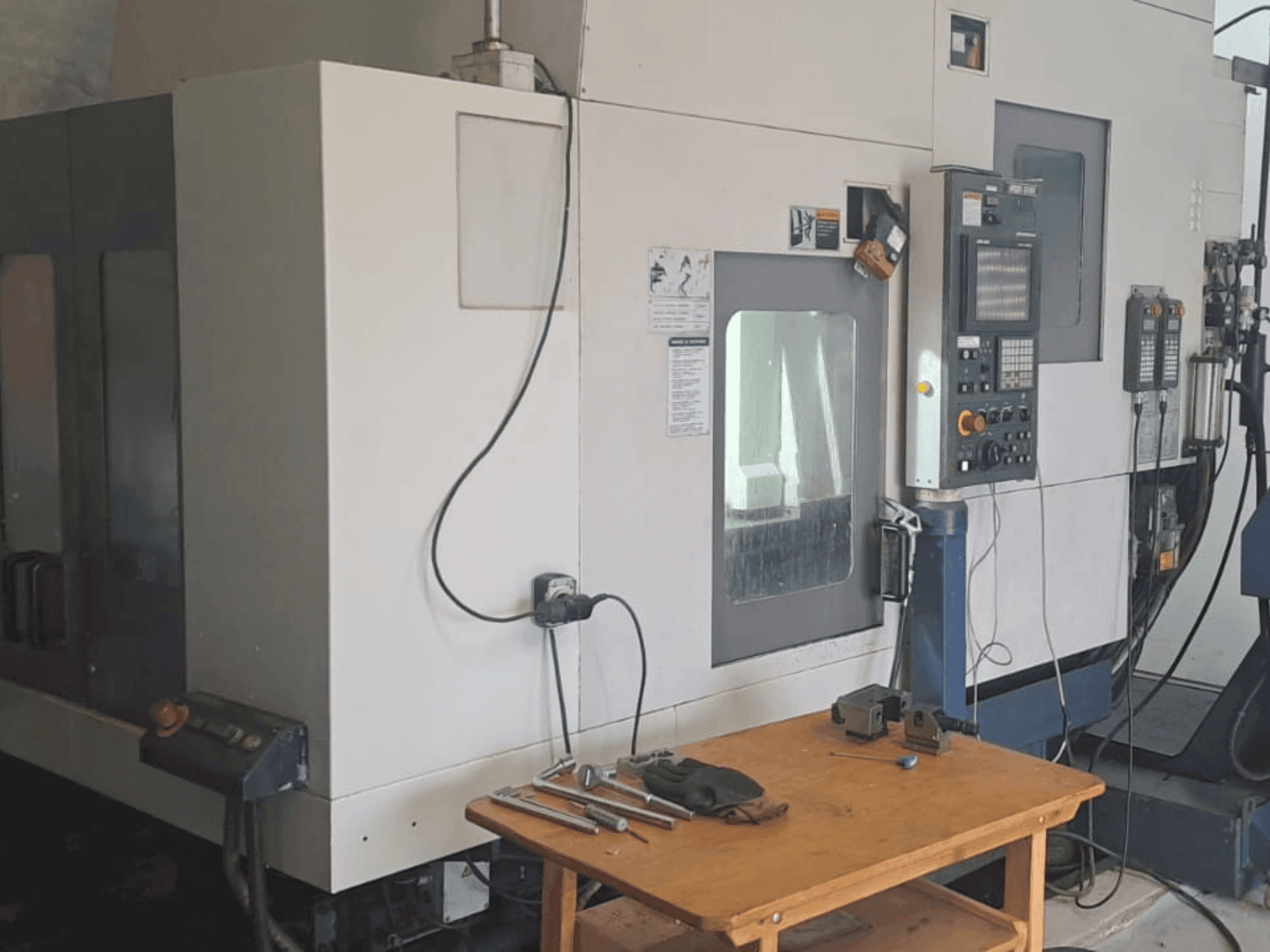 MORI SEIKI CV-500 Mašinos vaizdas iš priekio