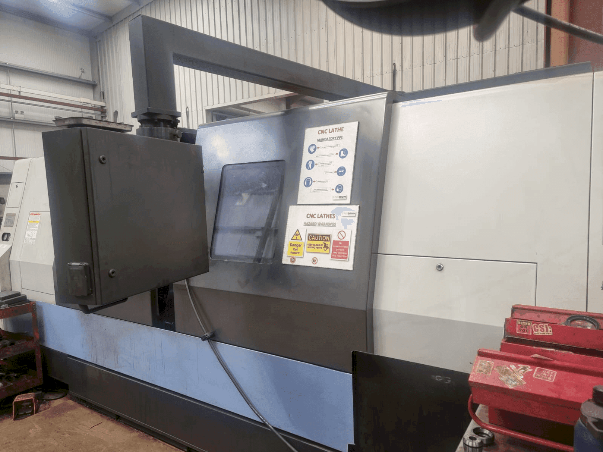 DOOSAN Puma 400LM Mašinos vaizdas iš priekio