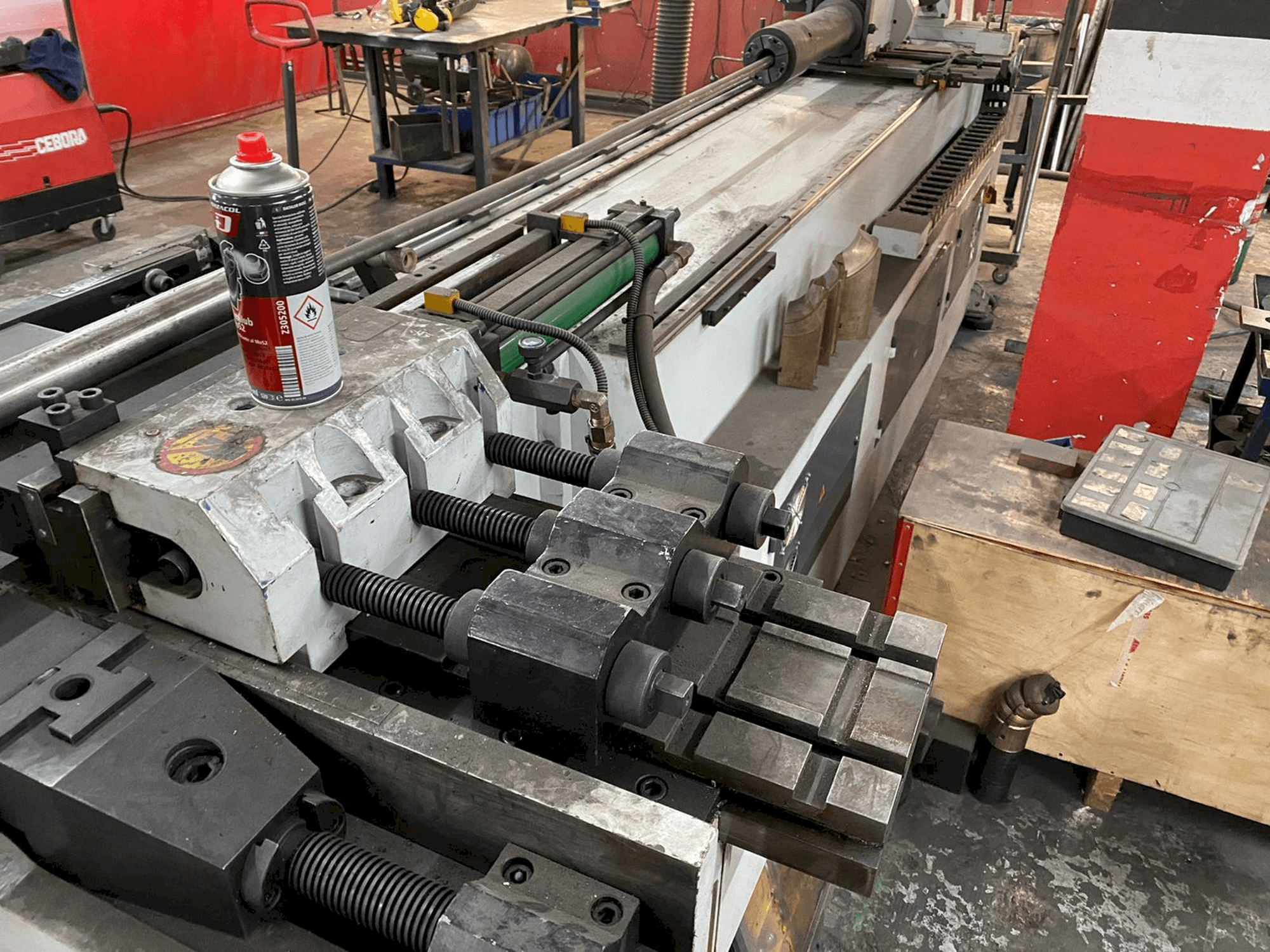 Segura Llunell SB-76-NCBL Mašinos vaizdas iš priekio