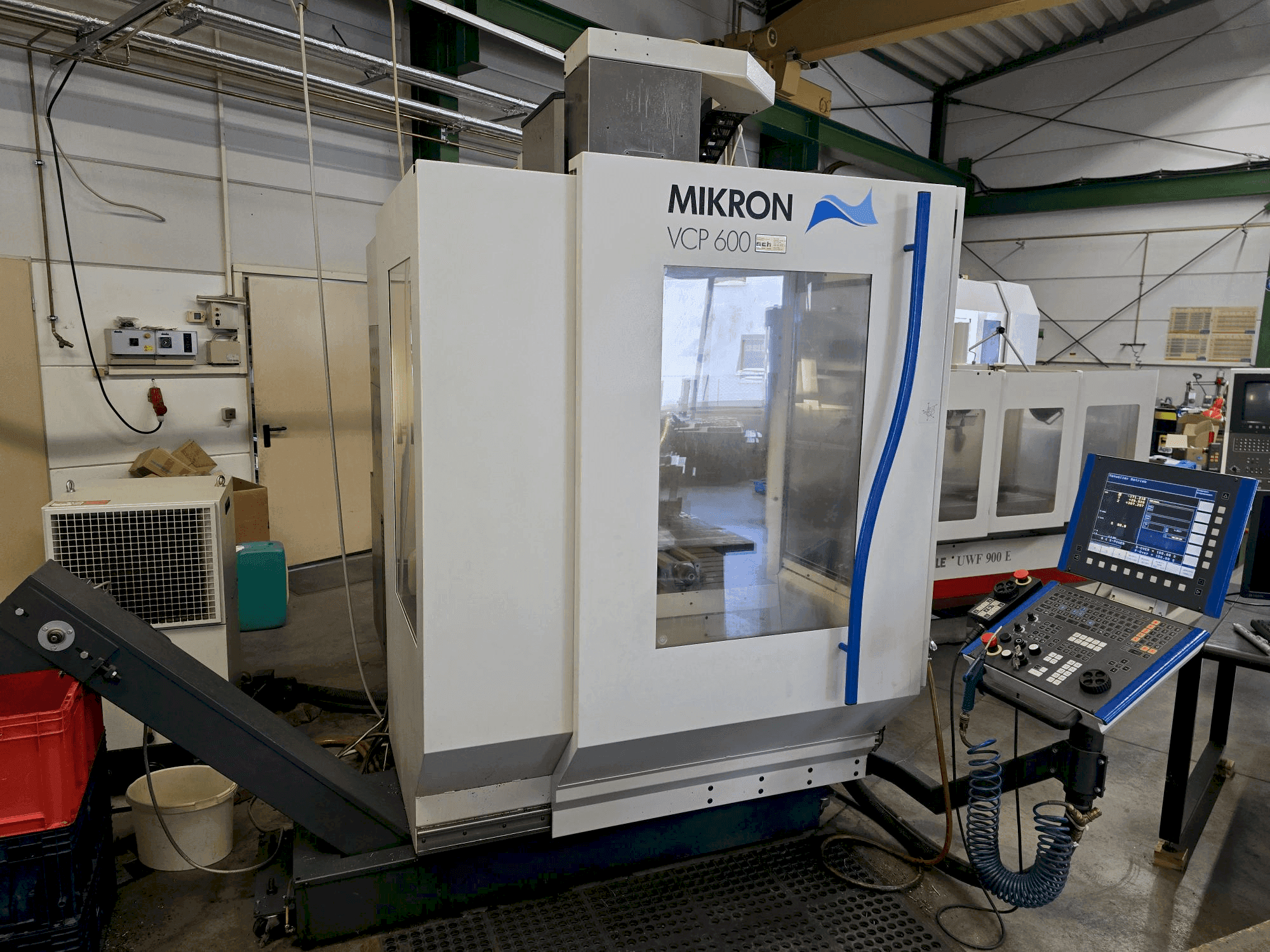 MIKRON VCP 600 Mašinos vaizdas iš priekio