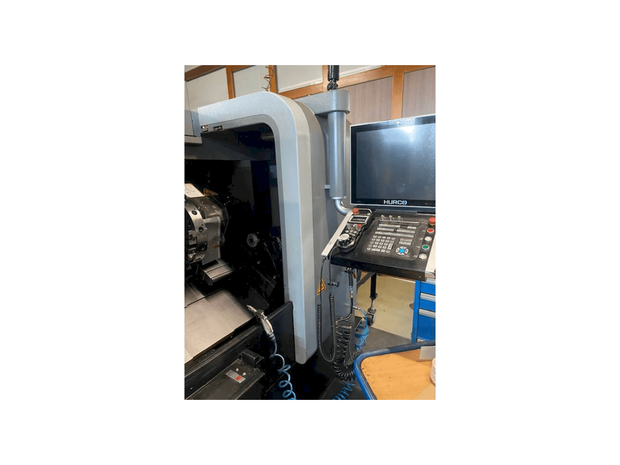 Hurco TM8i Mašinos vaizdas iš priekio