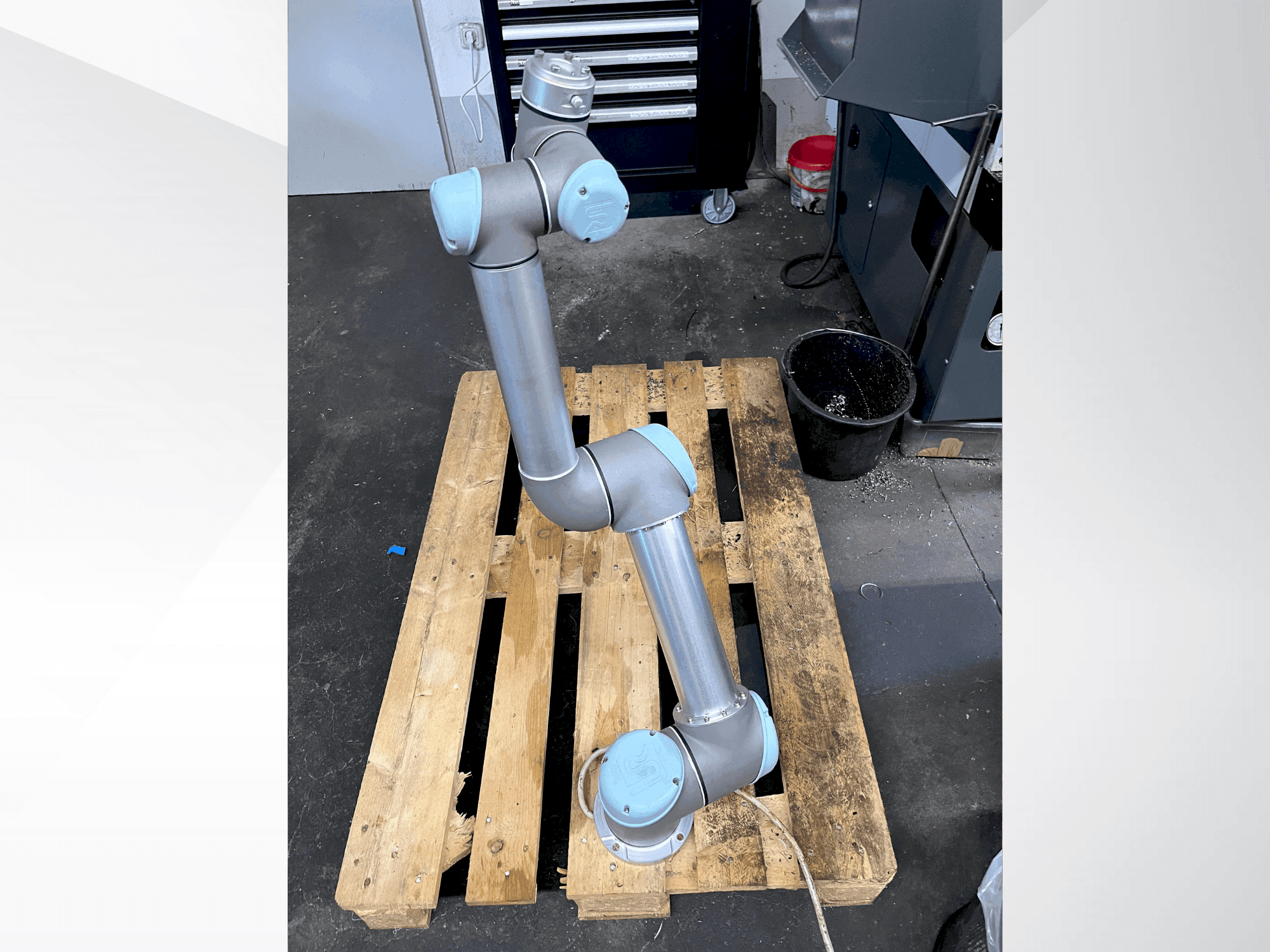 Universal Robots UR5 CB3.1 Mašinos vaizdas iš priekio