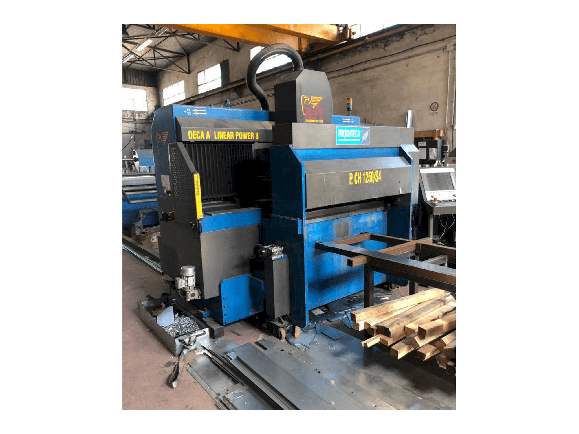 PRODUTEC ALPI DECA A2 Mašinos vaizdas iš priekio