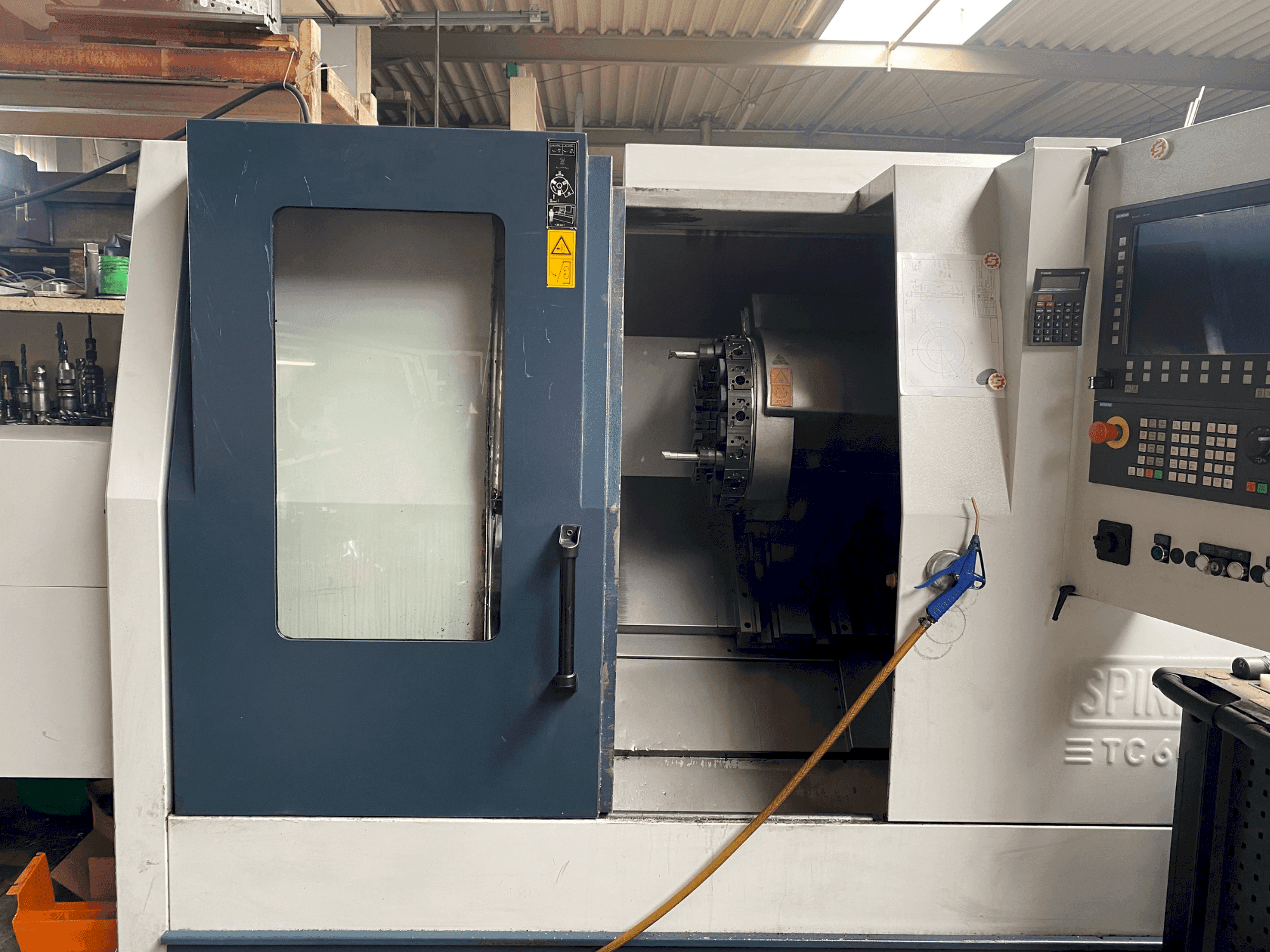 SPINNER TC 600-65MC Mašinos vaizdas iš priekio