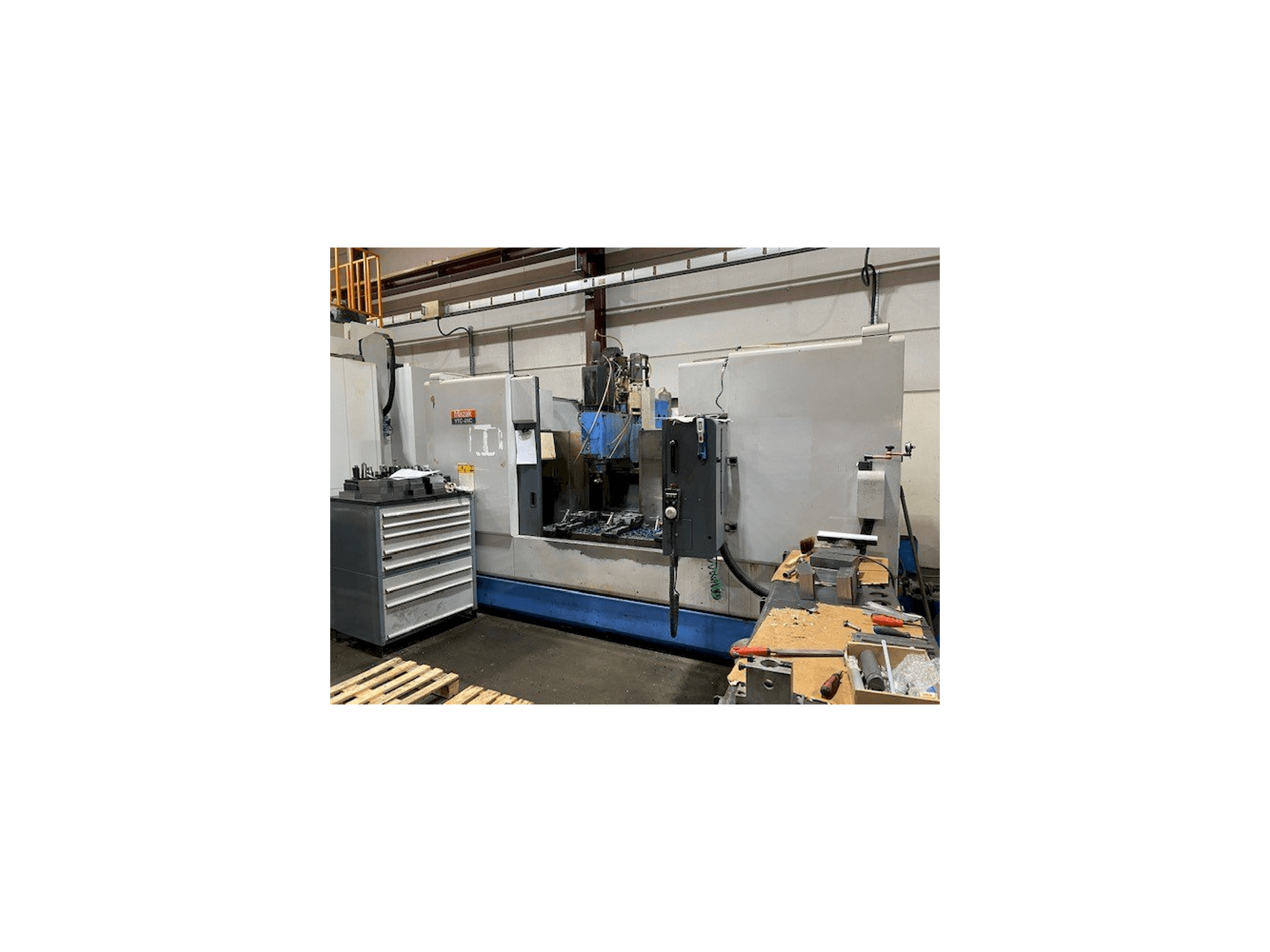 Mazak VTC-20C Mašinos vaizdas iš priekio